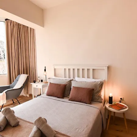 Gravity Downtown Scandi Apartment
